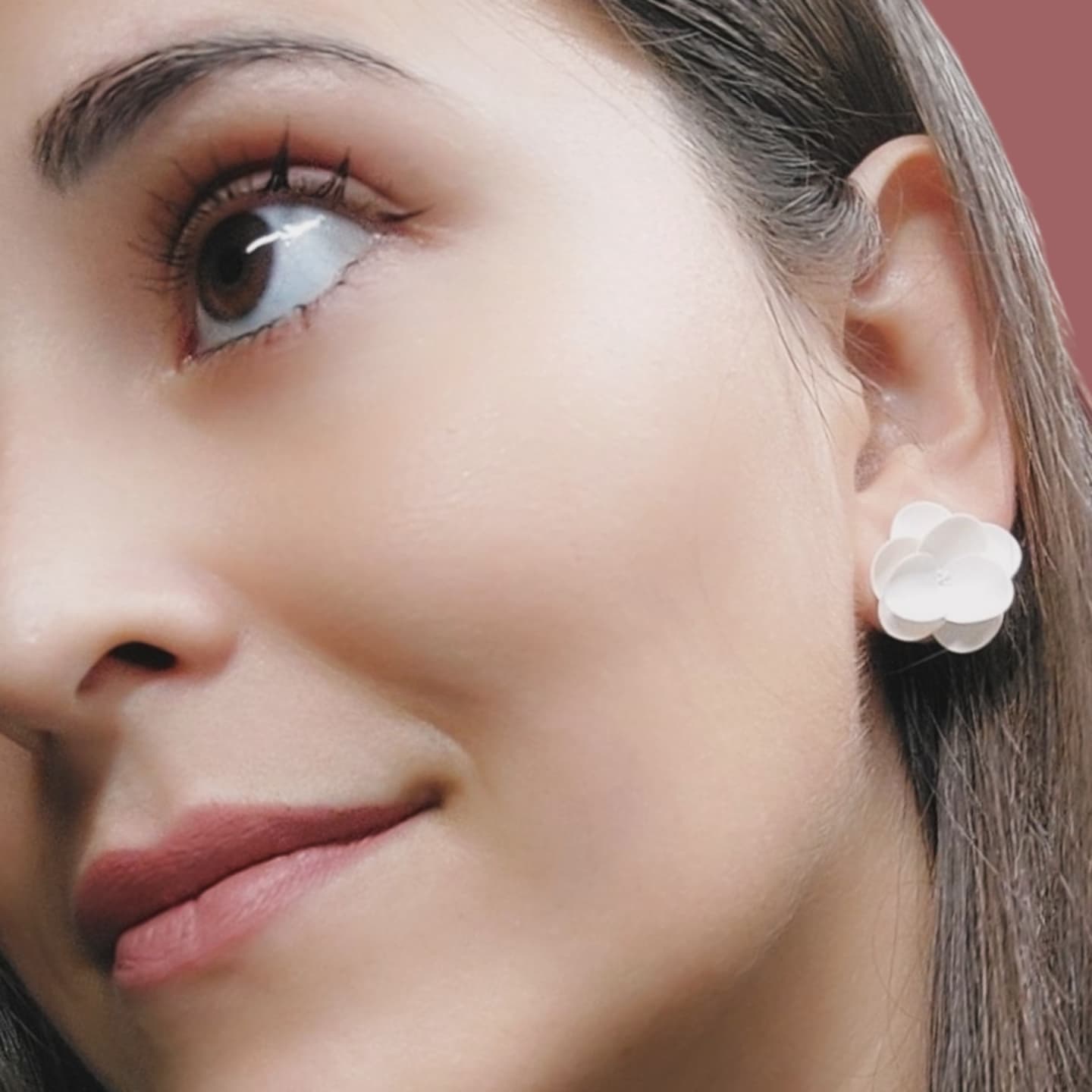 Fiori grandi da lobo bianchi