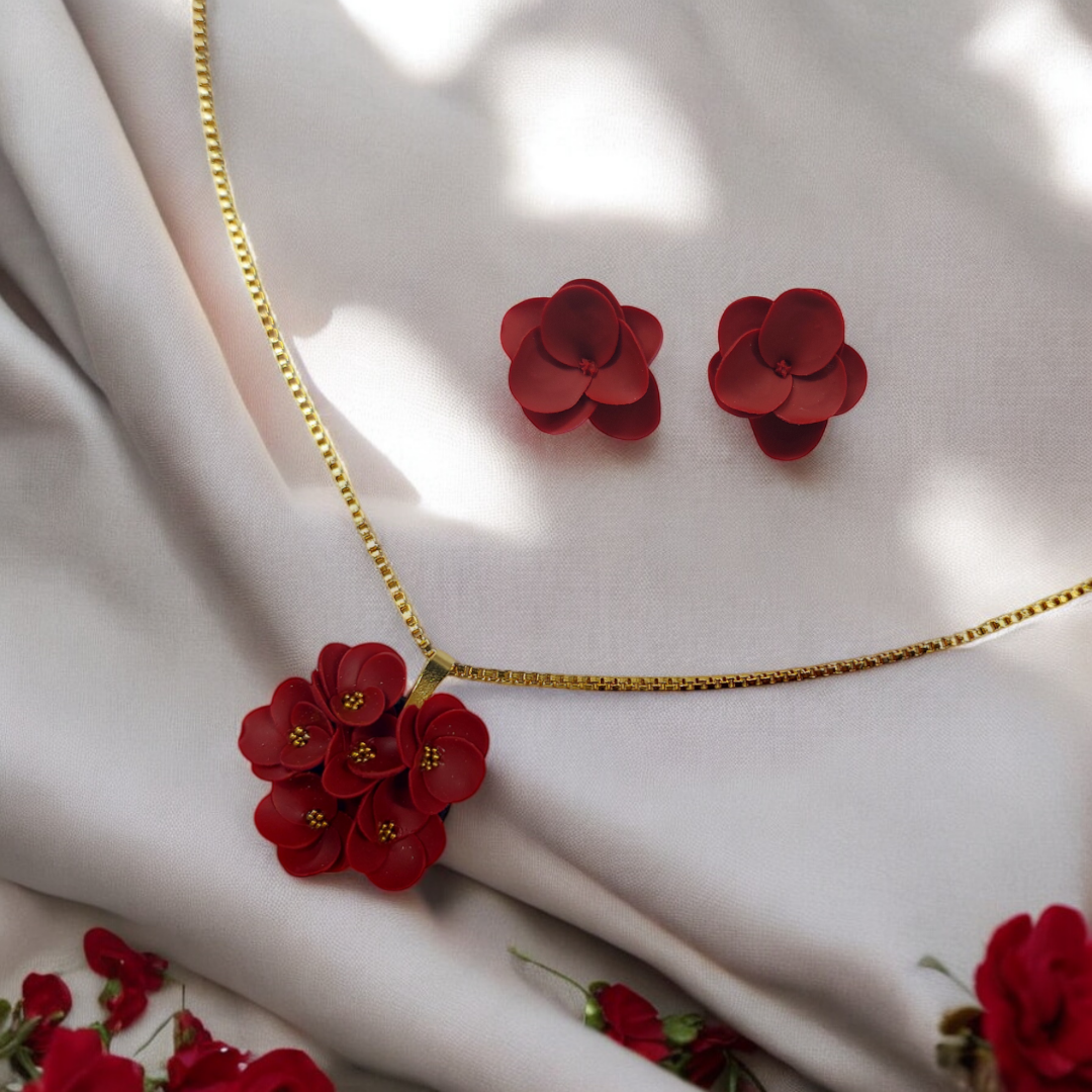 Roselline da lobo con collana floreale